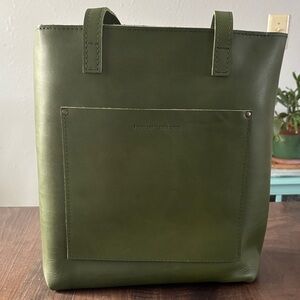 Portland Leather Full Sized Crossbody. Pine Leather, zipper. New